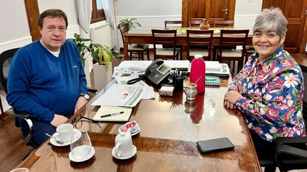 Weretilneck y Campos analizaron el retorno a clases y convocaron a paritarias