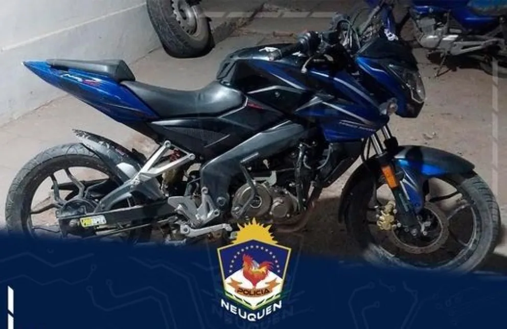 Recuperaron una moto robada en Cipolletti mientras corría una picada