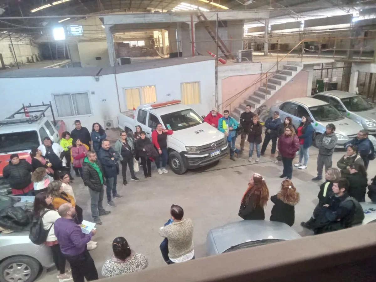 Trabajadores municipales de Cipolletti en Asamblea