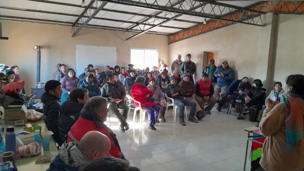 Calcatreu: integrantes de la comunidad Peñi Mapu participaron de una charla informativa