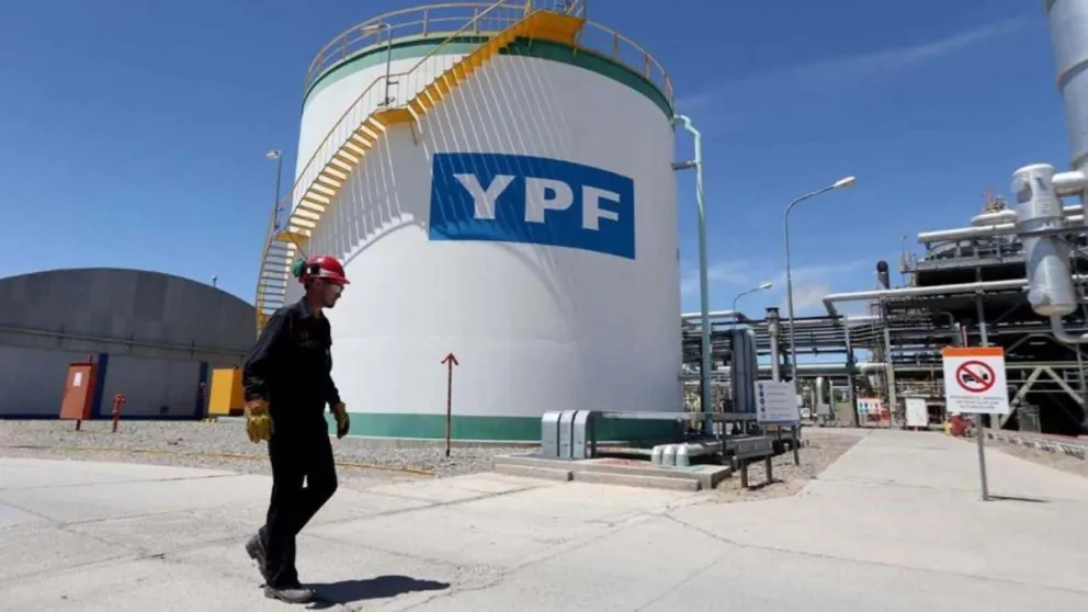 YPF desmintió reunión secreta con Kicillof por la planta de GNL