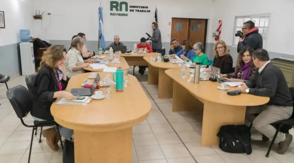 Nueva propuesta salarial aumenta el piso para docentes