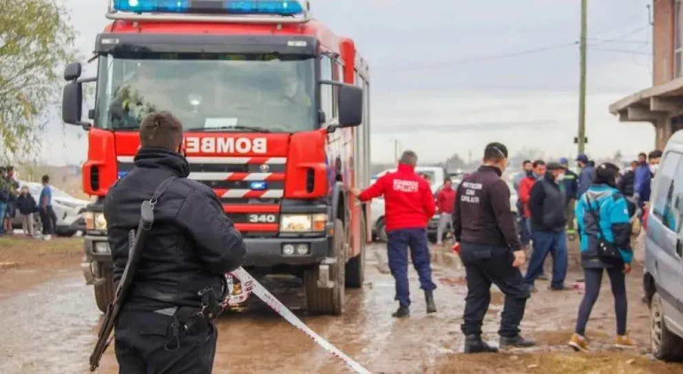 Angustia en el Anai Mapu: las llamas consumieron parte de una casa