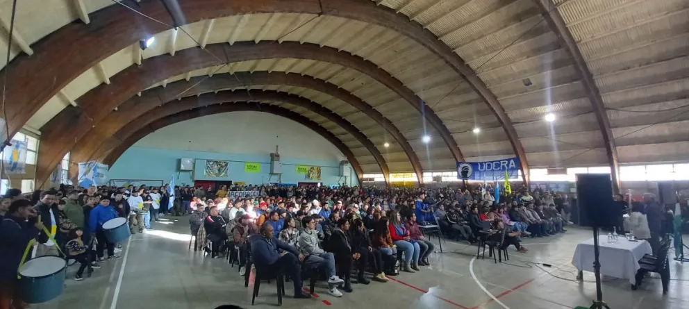 Multitudinario apoyo al Proyecto Calcatreu en Jacobacci 