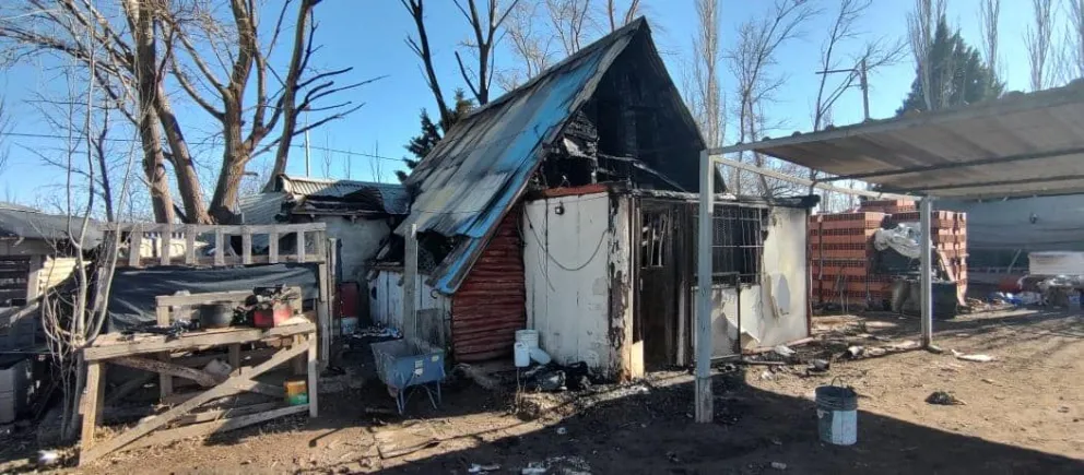 Cómo ayudar a una familia que perdió todo durante un incendio en El 30