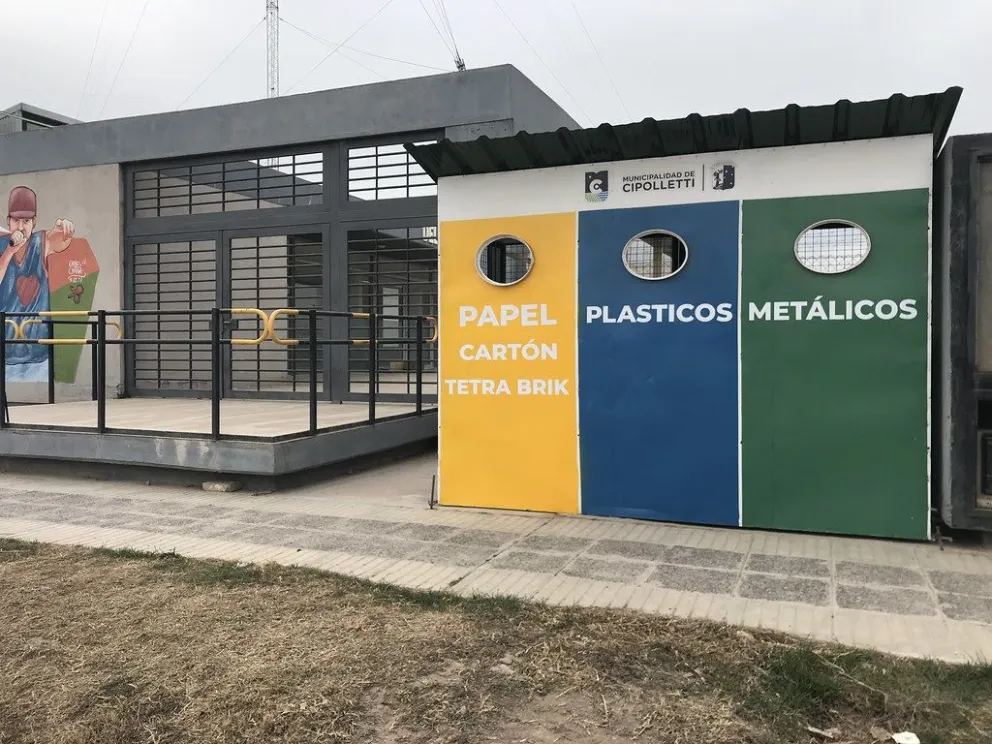 Preparan la instalación de nuevos botelleros en puntos limpios de la ciudad