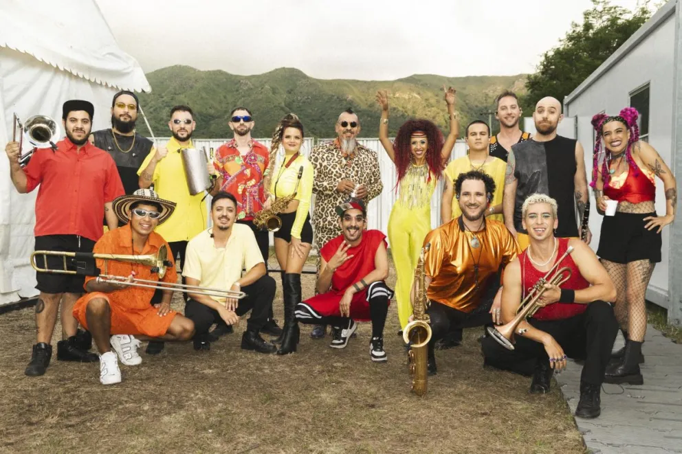 La Delio celebra 15 años en la región, enterate cuándo y dónde bailando cumbia se amanece