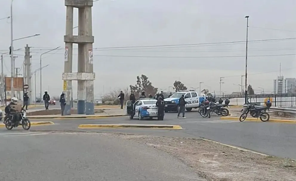 Dos hombres quedaron detenidos tras una persecución en el barrio 14 de Octubre
