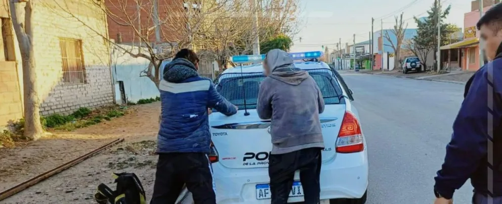 Dos hombres fueron detenidos por robar  material de construcción de una vivienda 