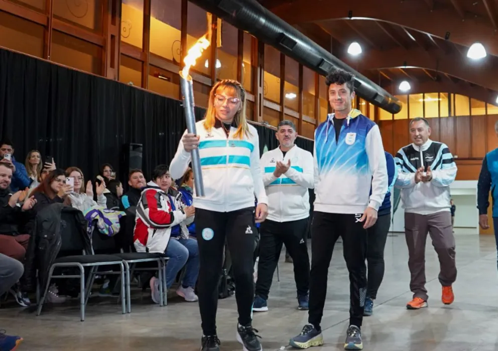 La antorcha paralímpica fue encendida por los atletas del Alto Valle en la previa de los Juegos