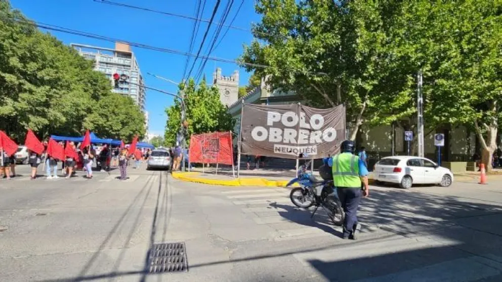 Organizaciones sociales harán manifestaciones en Casa de gobierno ante la falta de pagos