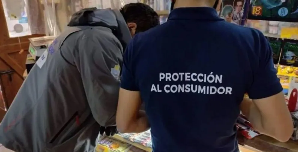 Exigieron a una cadena de hipermercados de la región que cumpla con la ley de ultraprocesados
