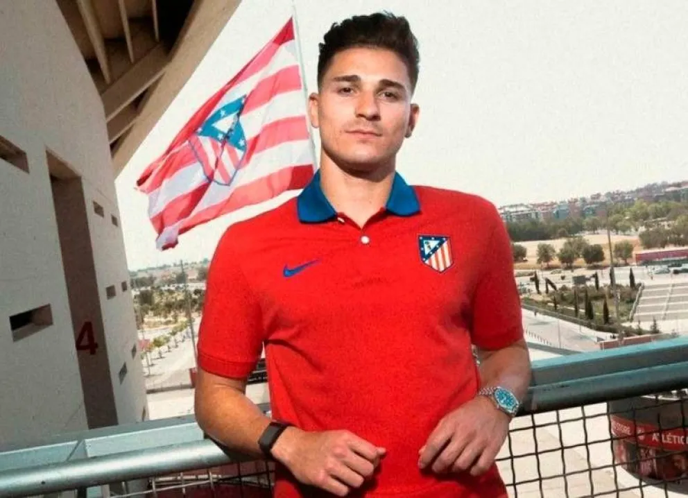 Oficial: Julián Álvarez, el nuevo jugador del Atlético de Madrid