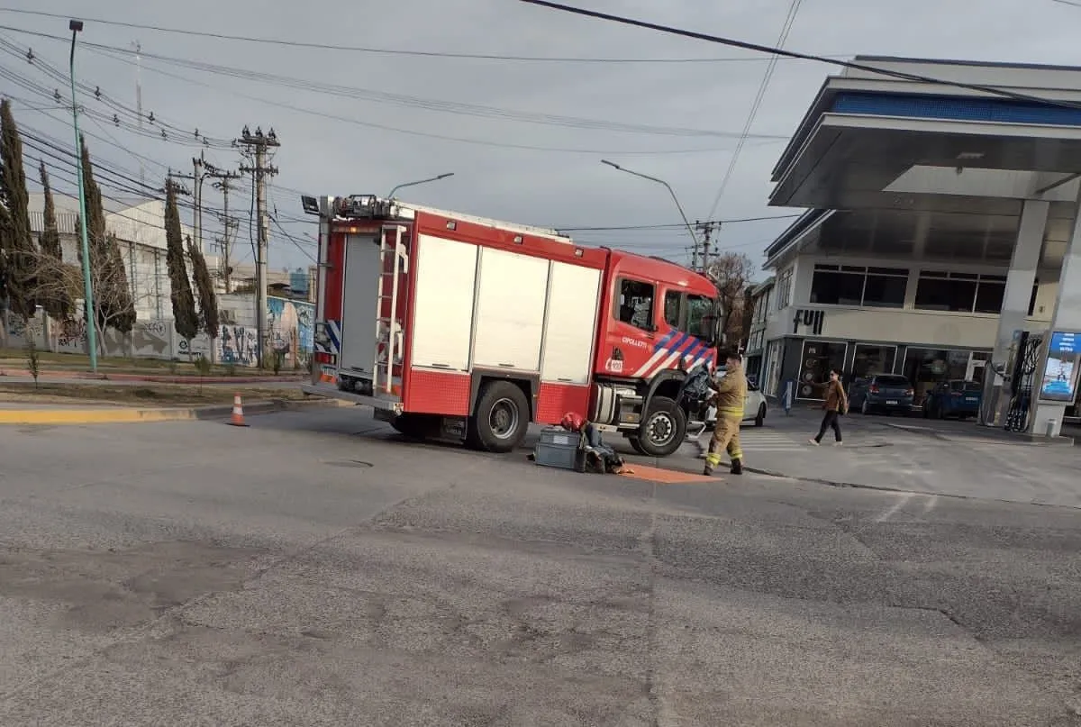 Bomberos Voluntarios de Cipolletti trabajaron por el derrame de un l&iacute;quido t&oacute;xico