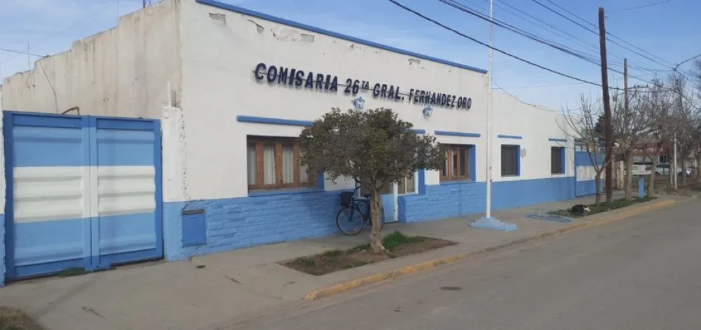 Detuvieron a joven mientras intentaba robar equipos de computación en una escuela del Alto Valle