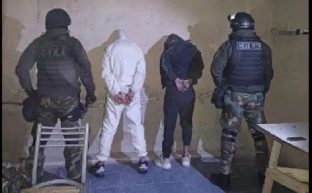 Cayo otro búnker de drogas en el Alto Valle donde atendían con armas de fuego en mano