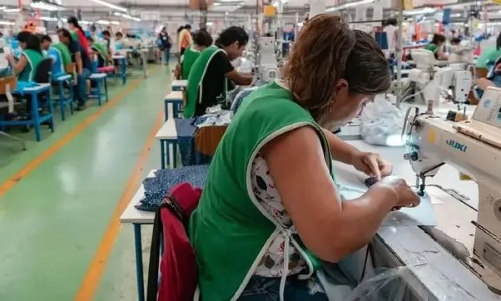 Crisis en la industria: cayó 19,5% anual en junio y marcó 13 meses en baja 