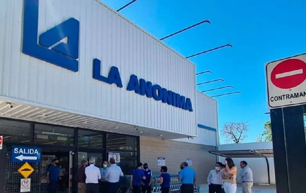 Una cadena de supermercados regional abre nueva sucursal y busca personal