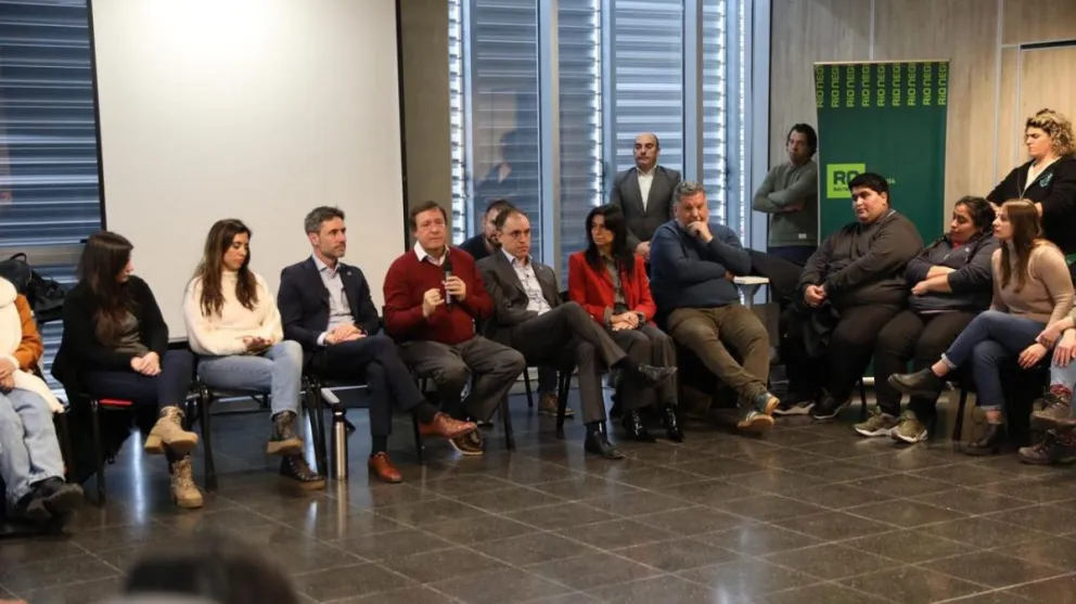 Weretilneck en Cipolletti habló sobre la educación: "Debe alinearse a la tecnología y a las demandas productivas regionales"