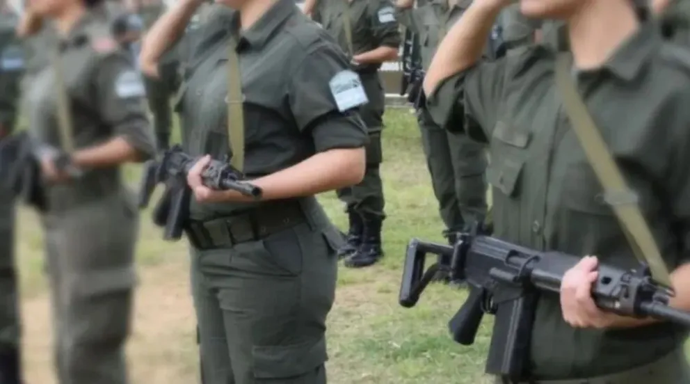 Juicio: obligó a 100 mujeres aspirantes a gendarmes a desnudarse durante un entrenamiento