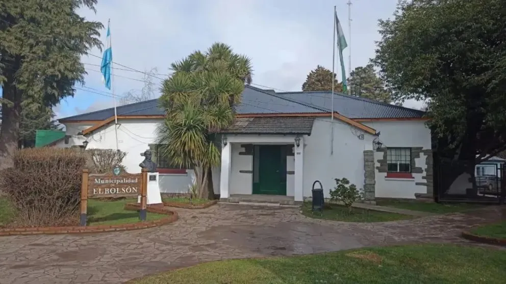 Enojo y duros reclamos de los agrimensores rionegrinos por “inconsulta” decisión del municipio de El Bolsón