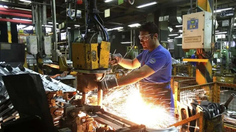 La actividad económica cayó 3,9% en junio