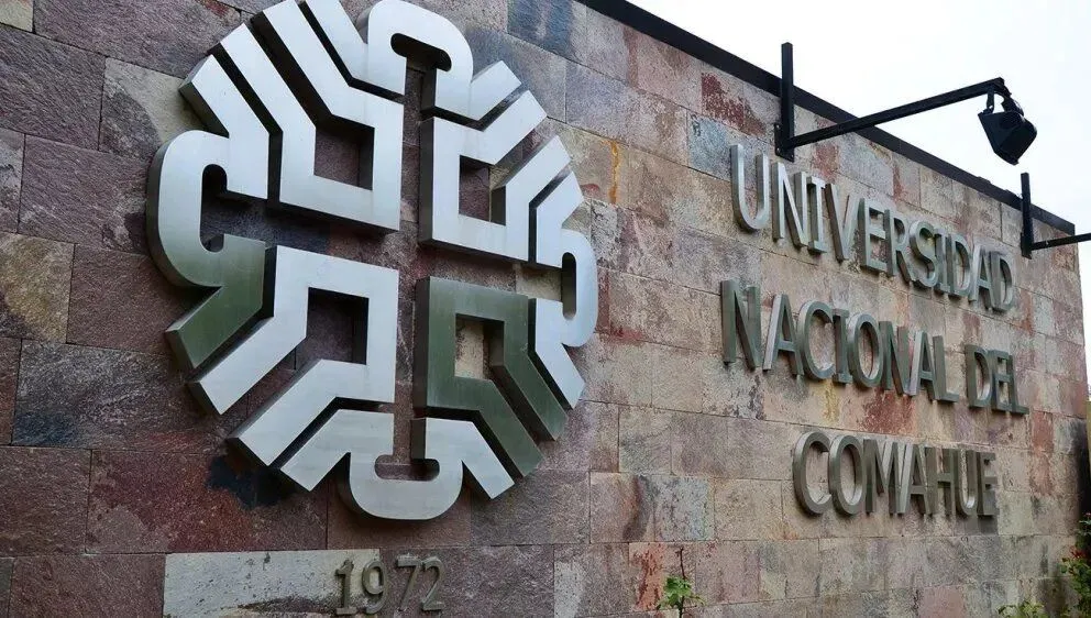 Se declaró la emergencia salarial en la UNCo: docentes exigen paritarias libres y denuncian pérdida del poder adquisitivo
