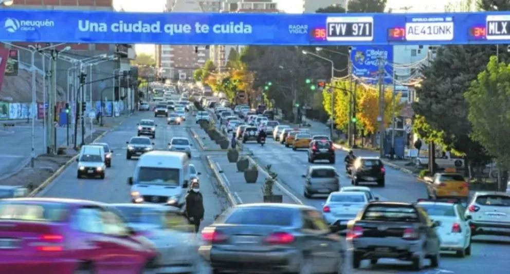 Desde la instalación de cámaras, las infracciones de tránsito bajaron a la mitad