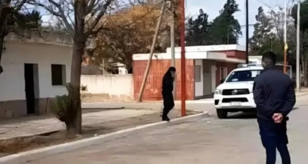 Macabro: guardaba el cuerpo de un nene de 5 años en un ataúd 