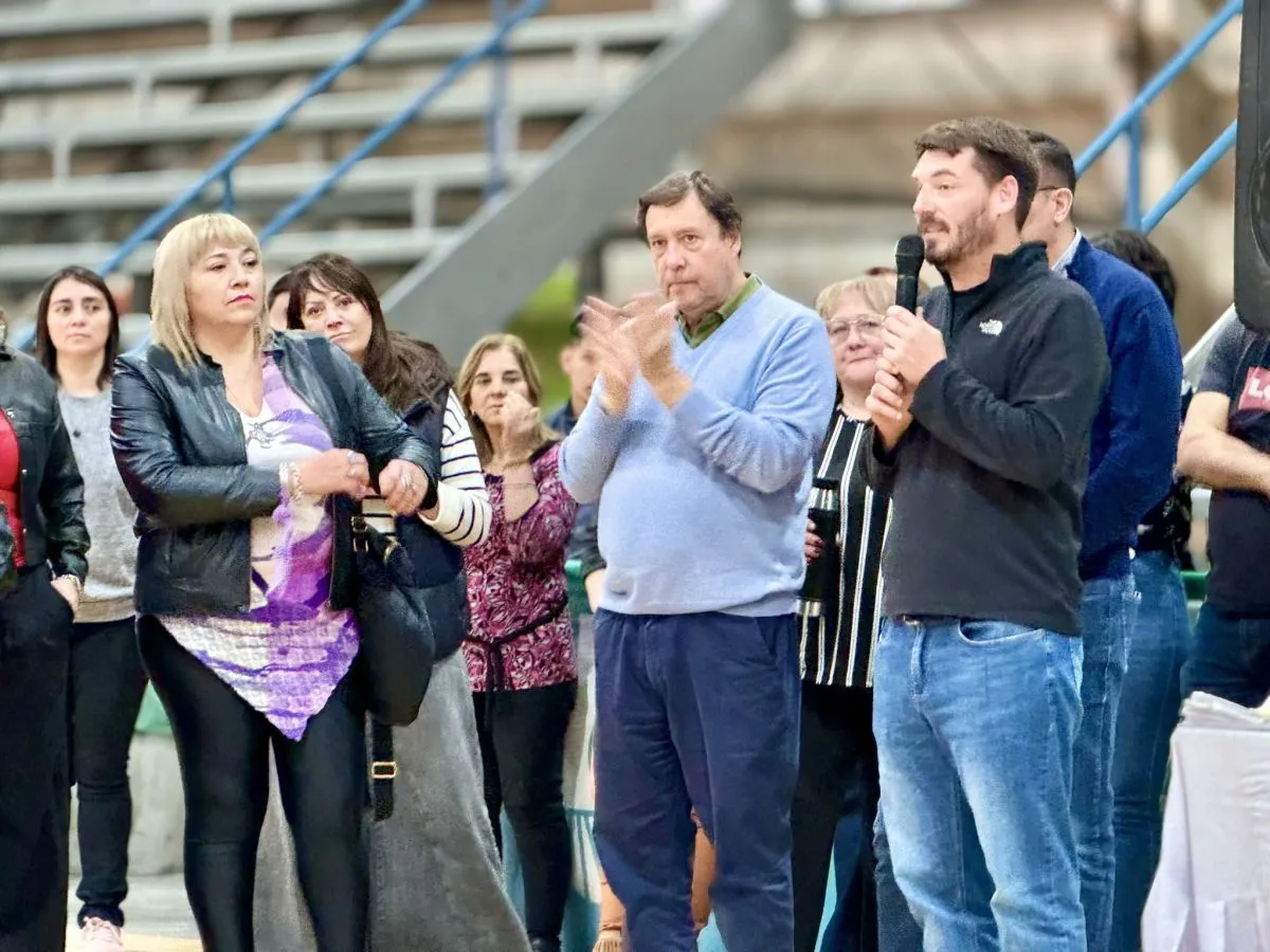 Entregaron terrenos a cooperativas a 300 familias | Foto Prensa Municipalidad de Cipolletti