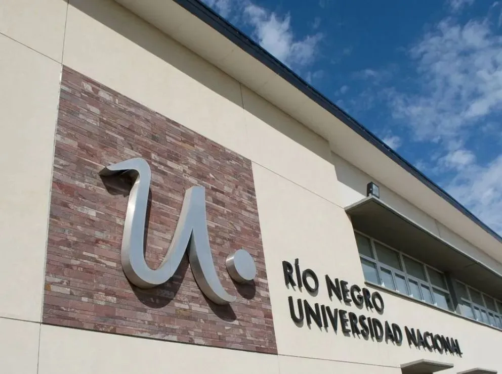Casi la mitad de los estudiantes de la Universidad Nacional de Río Negro son pobres