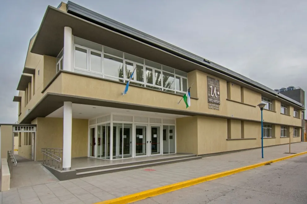 La UNRN también se declaró en emergencia salarial