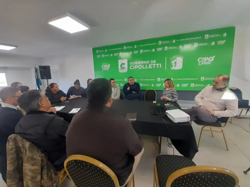 Municipios del Alto Valle se reunieron y  fijaron agenda por licencias nacionales y transporte pesado