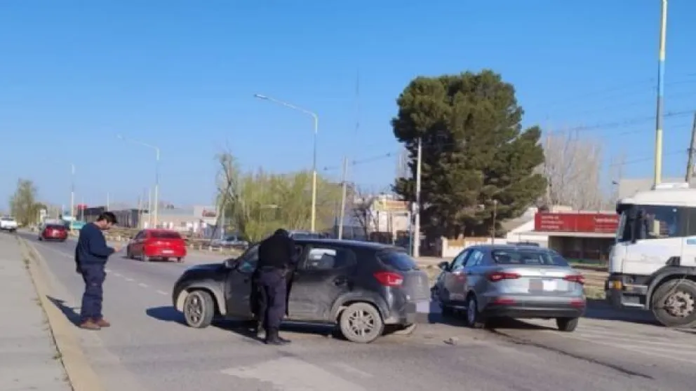 Caos en Cipolletti por un triple choque en Ruta 22