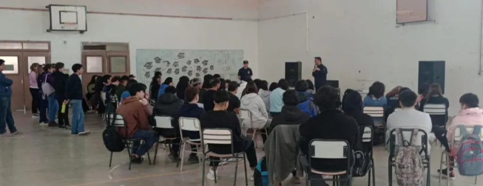 Falsas amenazas de bombas: realizaron un taller de sensibilización en la ESRN 15
