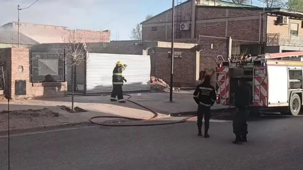 INCENDIO EN RINCON DE LOS SAUCES