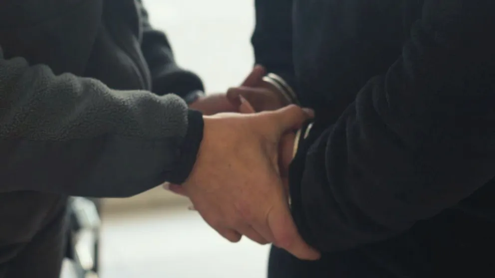 Mantuvo encerrada a su pareja por más de 30 horas, la ató y abusó: lo detuvieron con prisión preventiva 