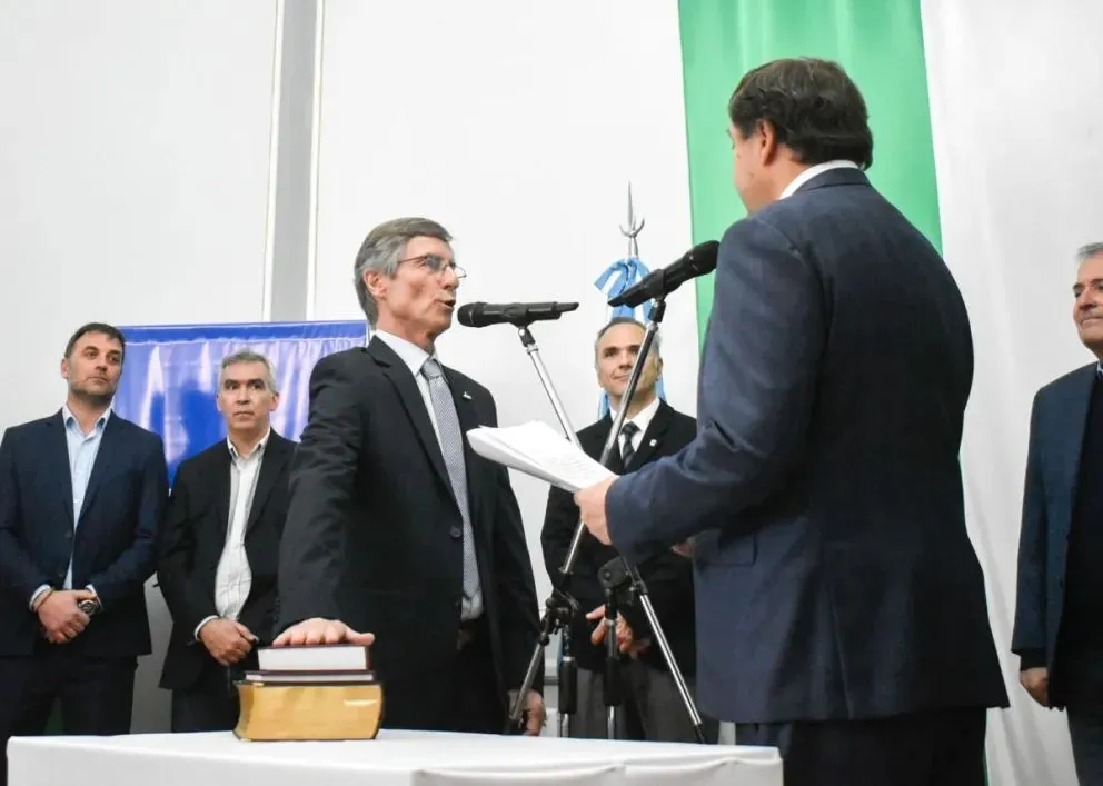 Asunción de ministros: Gatti destacó que "las inversiones que consiguió Weretilneck van a ser una bisagra para el país"