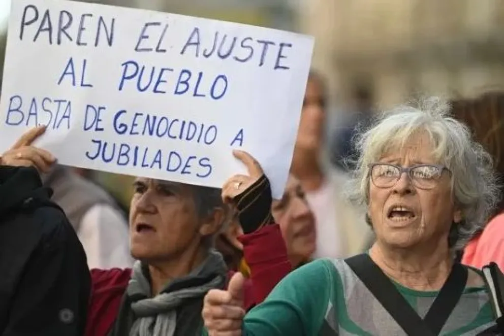 El Gobierno anunció que no actualizará el monto del bono de $70.000 para jubilados