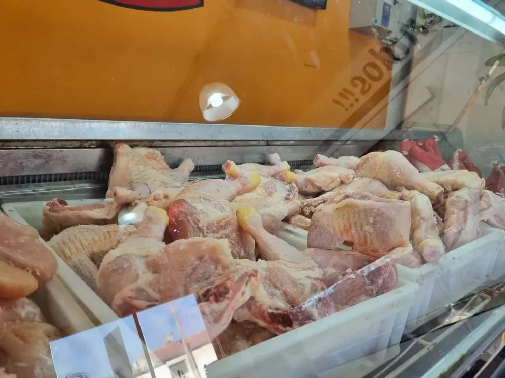 Secuestraron una tonelada de pollos vencidos a distribuidora cipoleña