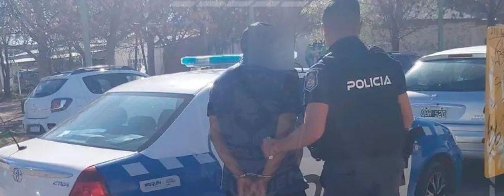Demoraron a un hombre con pedido de captura tras ser alertados por su actitud sospechosa
