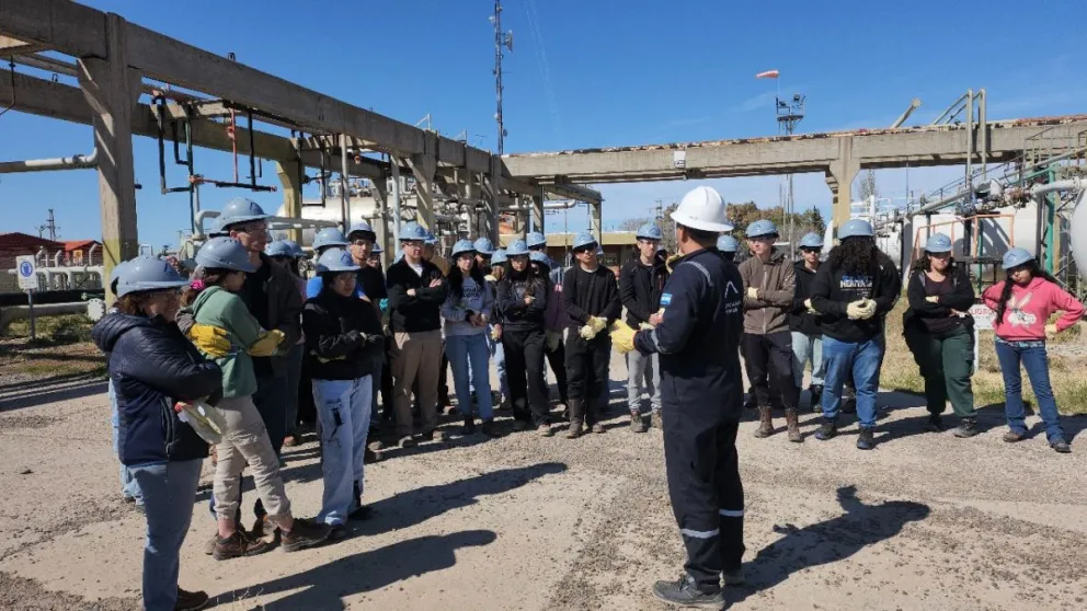 Alumnos del CET 21 participaron de una capacitación especial en un Yacimiento rionegrino
