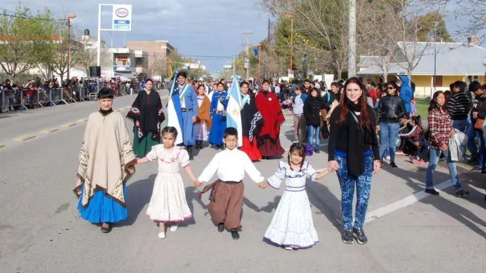 Cuenta regresiva: última semana para anotarse y ser parte del gran desfile aniversario
