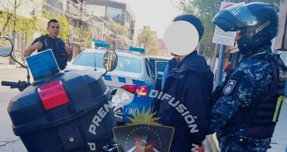  Demoraron a un joven con pedido de captura por robo en pleno centro
