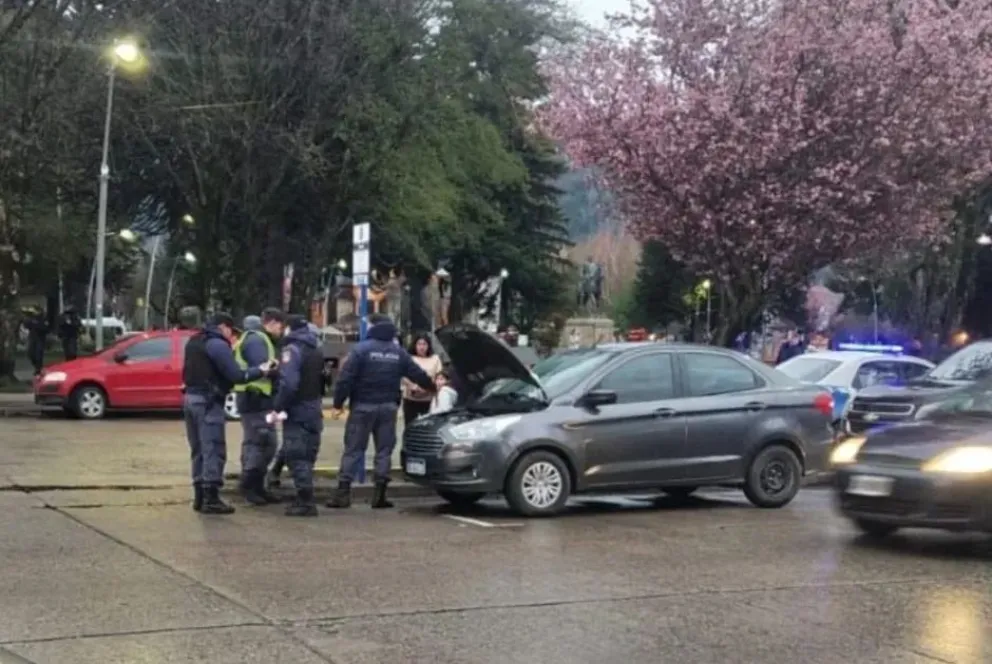 Que momento: de vacaciones con la familia y en un auto robado
