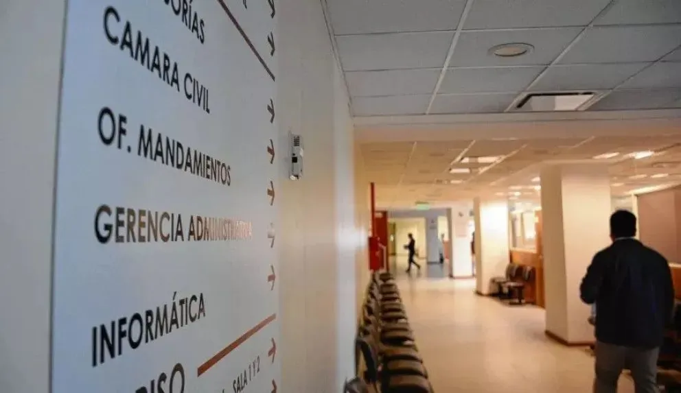 Pidió 31 días de licencia y le dieron cinco: presentó un recurso de amparo para reclamar, pero se lo rechazaron