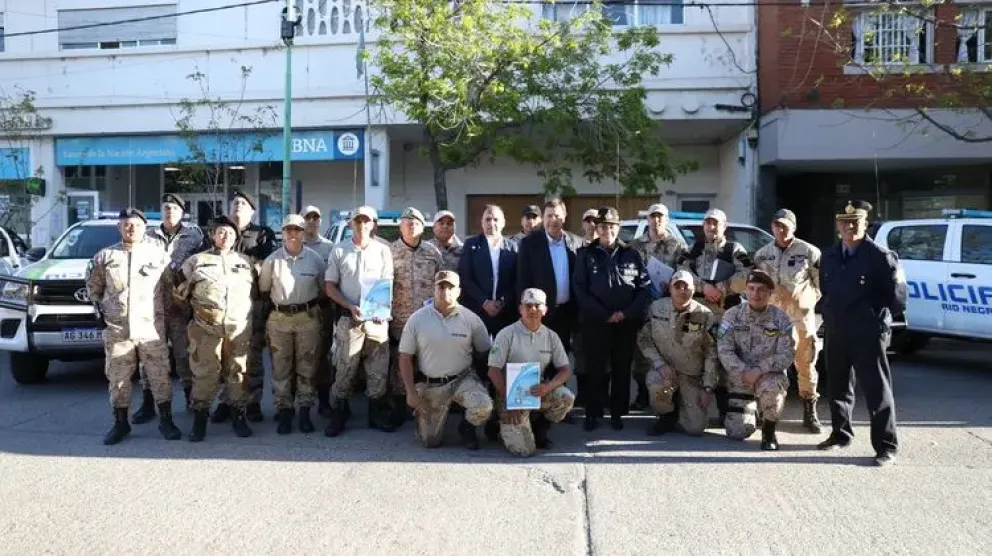 El gobernador entregó nuevas camionetas a la Brigada Rural  y destacó la importancia de la lucha contra el delito