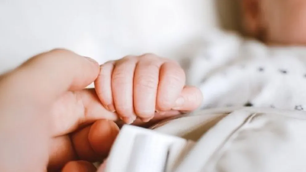 Buscan familias solidarias para un bebé recién nacida en el Alto Valle 