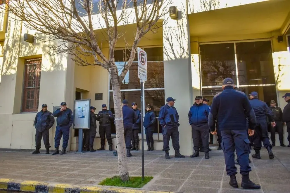 Desde el oficialismo denunciaron a Unter y a Vamos con Todo por los hechos de violencia en la Legislatura de Río Negro