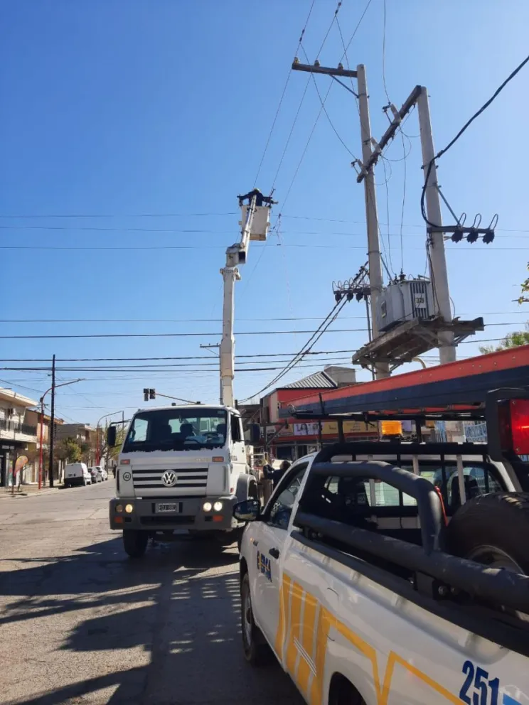 Último momento: repararon el problema que dejó sin energía a cinco barrios de la ciudad